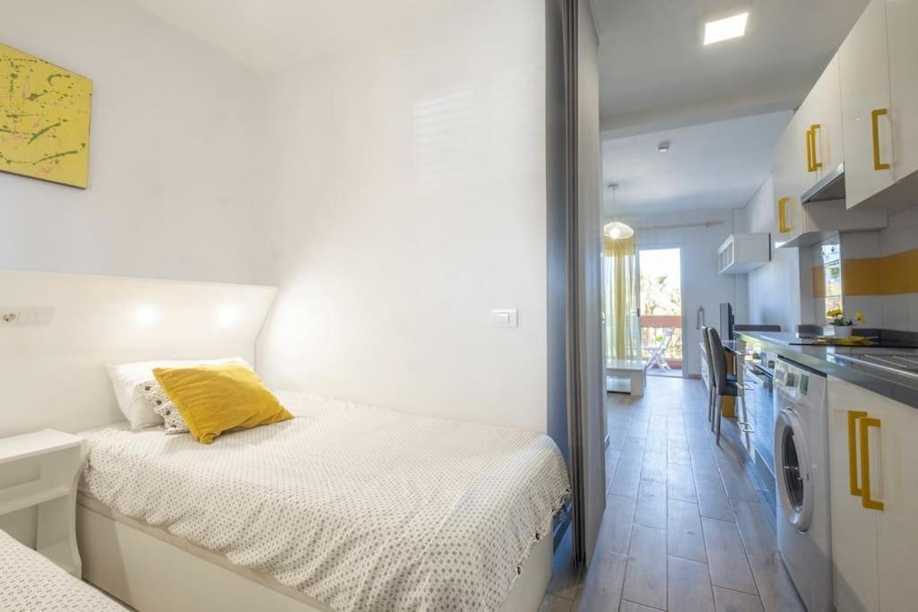 Apartment With Balcony And Swimming Pool Πουέρτο Ντε Λα Κρουζ Εξωτερικό φωτογραφία